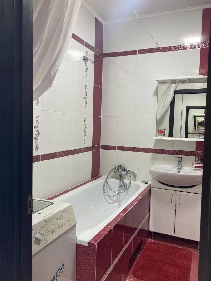 New Cosy Apartment Лвив Екстериор снимка